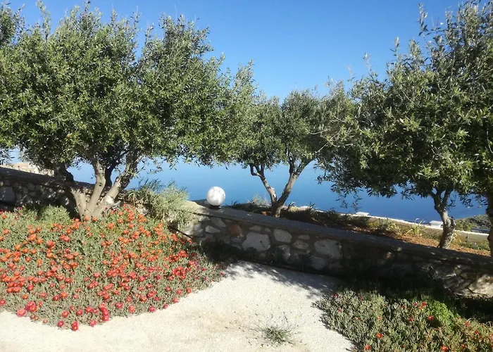 Sarris Planet شقة إرموبولّي