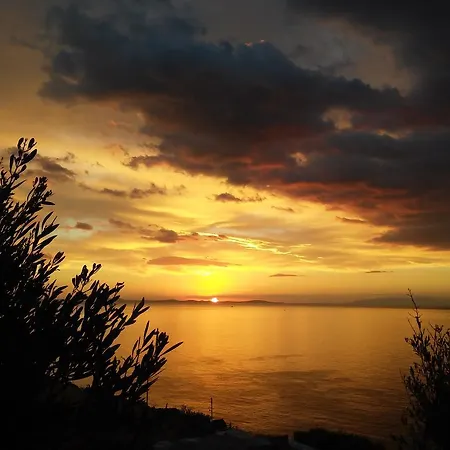 Sarris Planet Ermúpoli