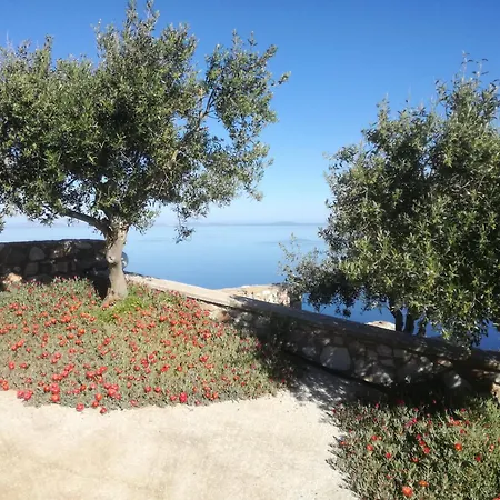 Апартаменты Sarris Planet Эрмуполис