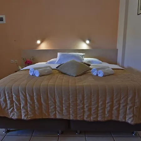 Sarris Planet Ermoúpoli