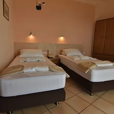 Sarris Planet Apartman *